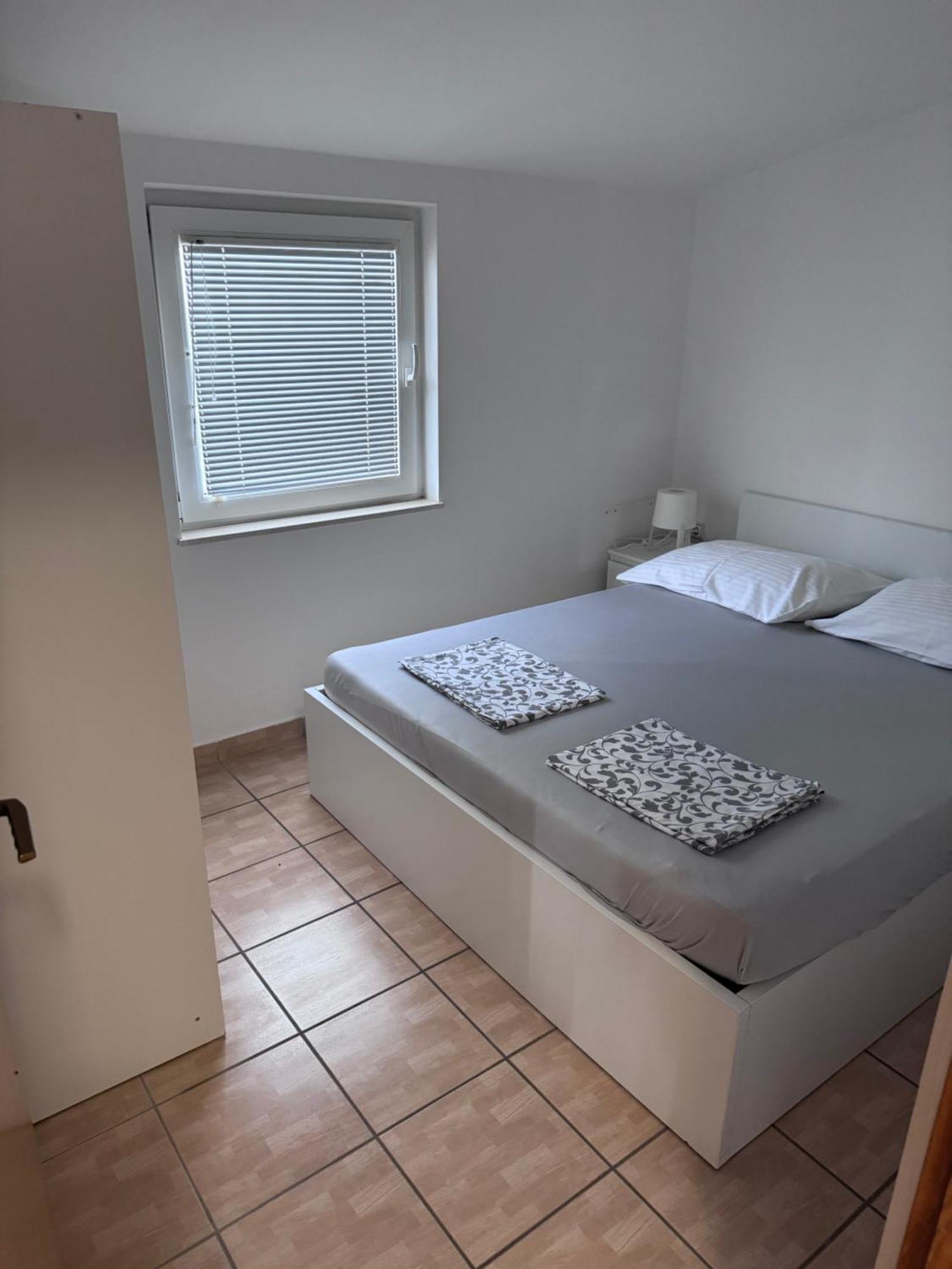 Apartmani Bruno Vrsi Eksteriør billede
